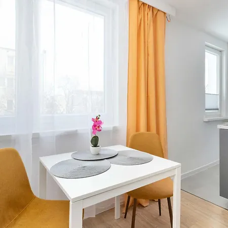 Stylish With An Ideal Location Close To The By Renters * Gdansk