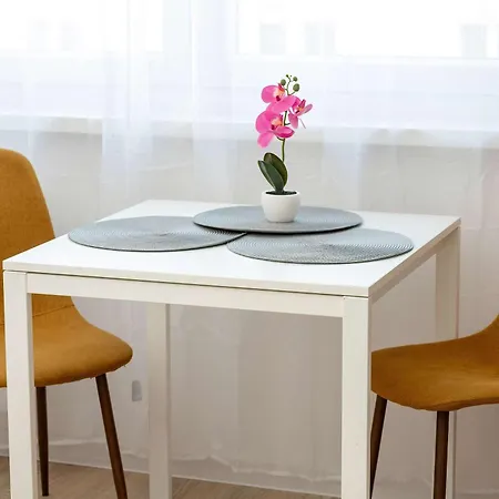 Apartamento Stylish With An Ideal Location Close To The By Renters